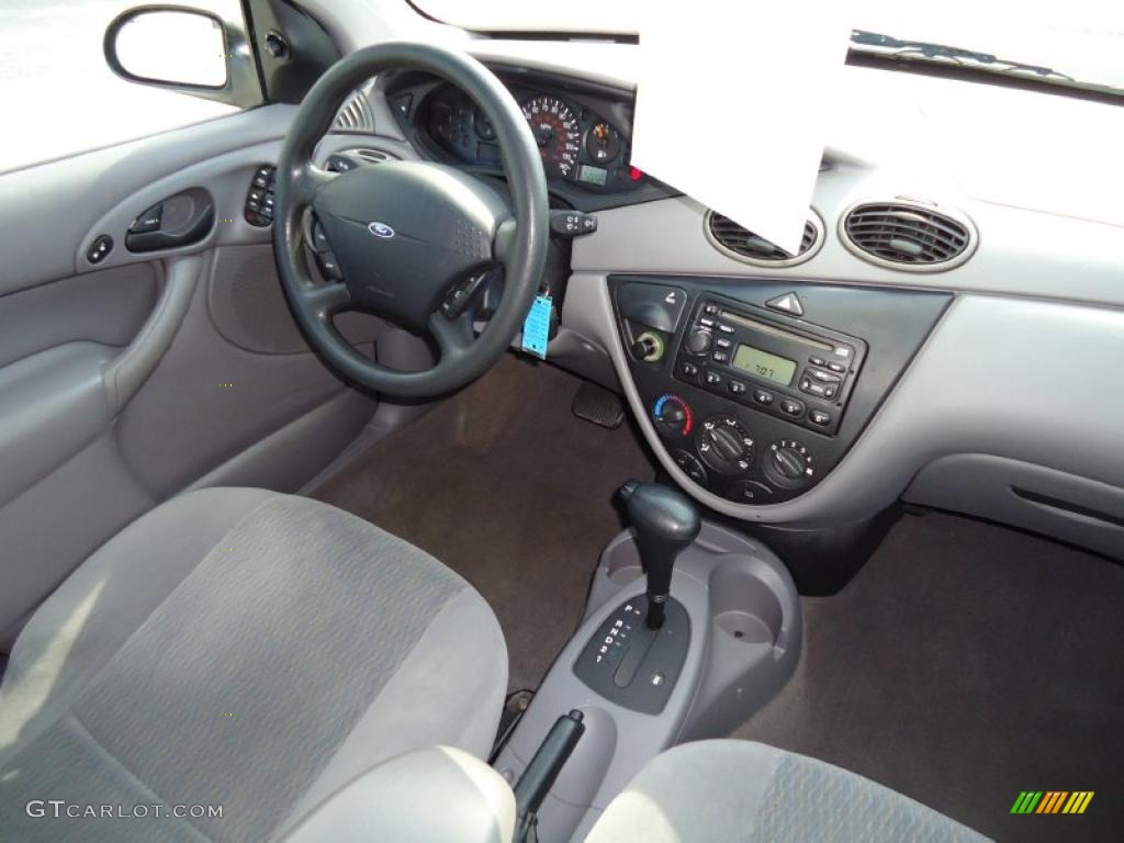 2001 Ford Focus SE Wagon Medium Graphite Grey Dashboard Photo #46207388