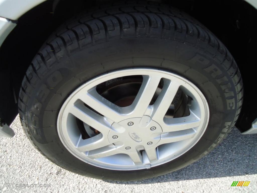 2001 Ford Focus SE Wagon Wheel Photo #46207628