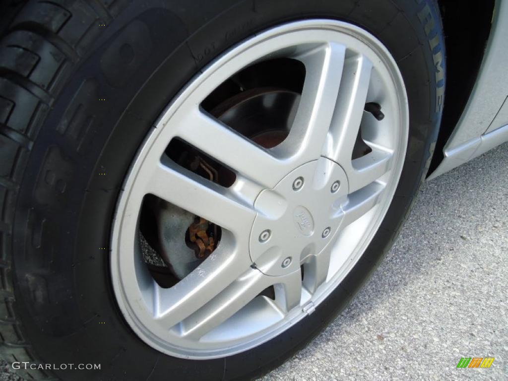 2001 Ford Focus SE Wagon Wheel Photo #46207634