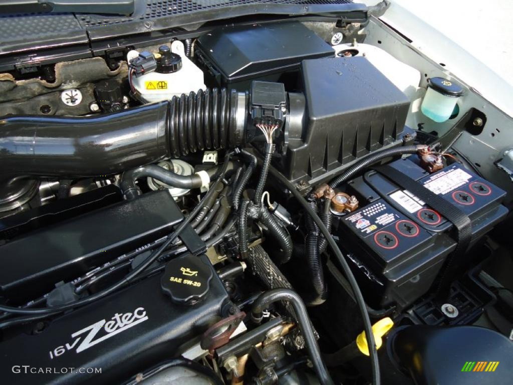 2001 Ford Focus SE Wagon 2.0 Liter DOHC 16 Valve Zetec 4 Cylinder Engine Photo #46207646