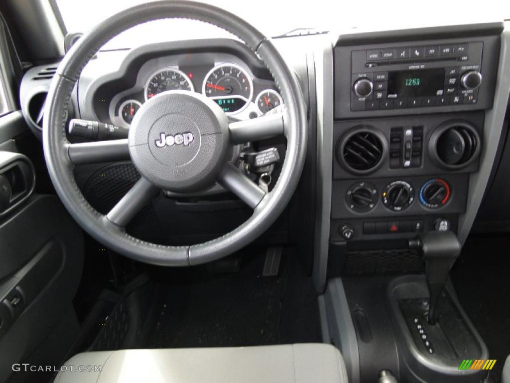 2010 Jeep Wrangler Unlimited Sport Controls Photo #46209797