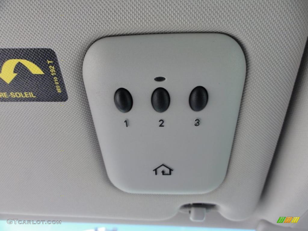 2004 Audi A6 3.0 quattro Avant Controls Photo #46210403