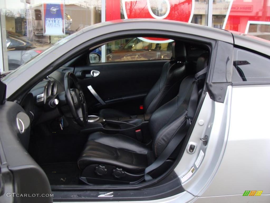 Charcoal Interior 2005 Nissan 350Z Touring Coupe Photo #46212494
