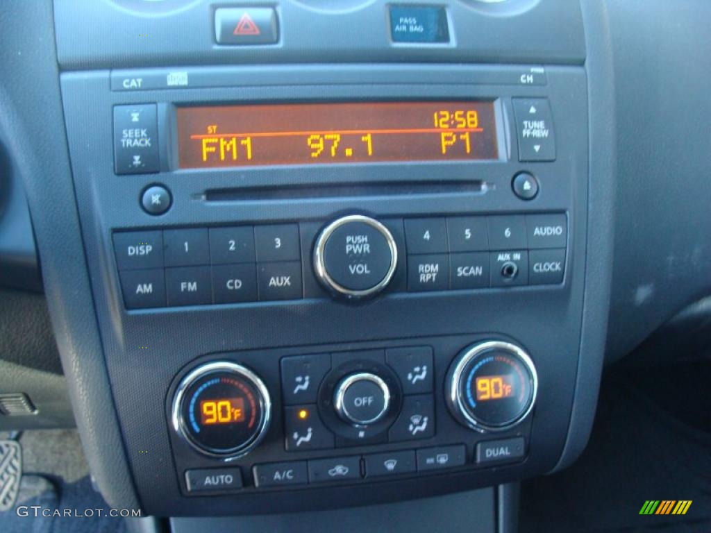 2010 Nissan Altima Hybrid Controls Photo #46216364
