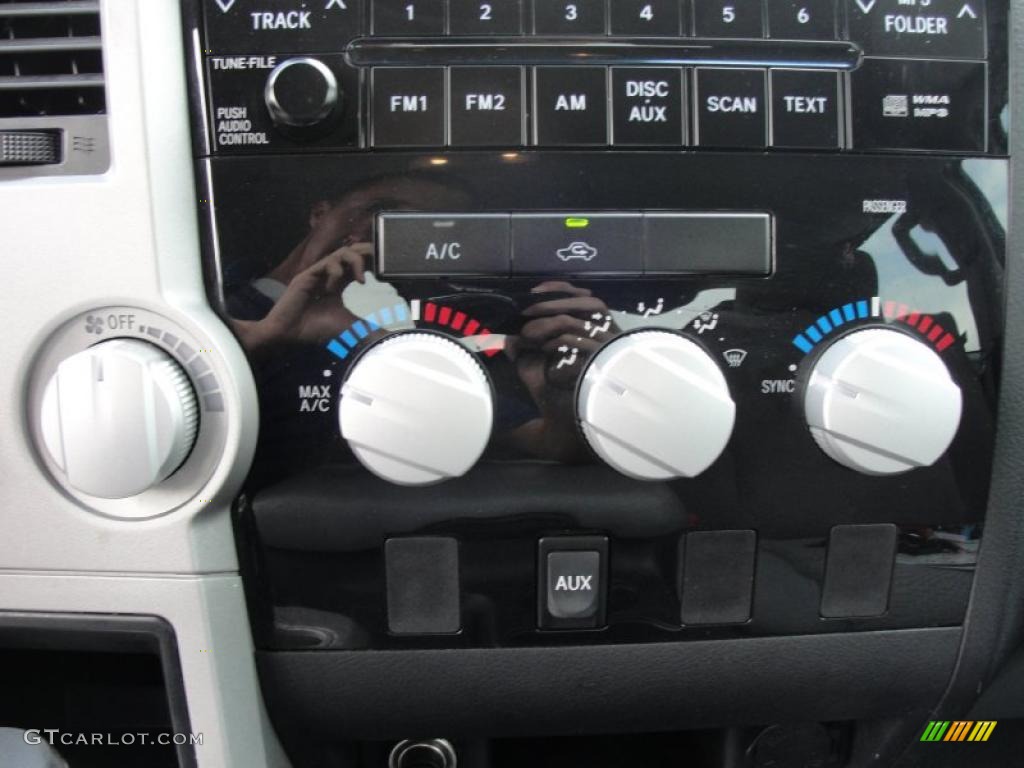 2009 Toyota Tundra Double Cab Controls Photo #46219118