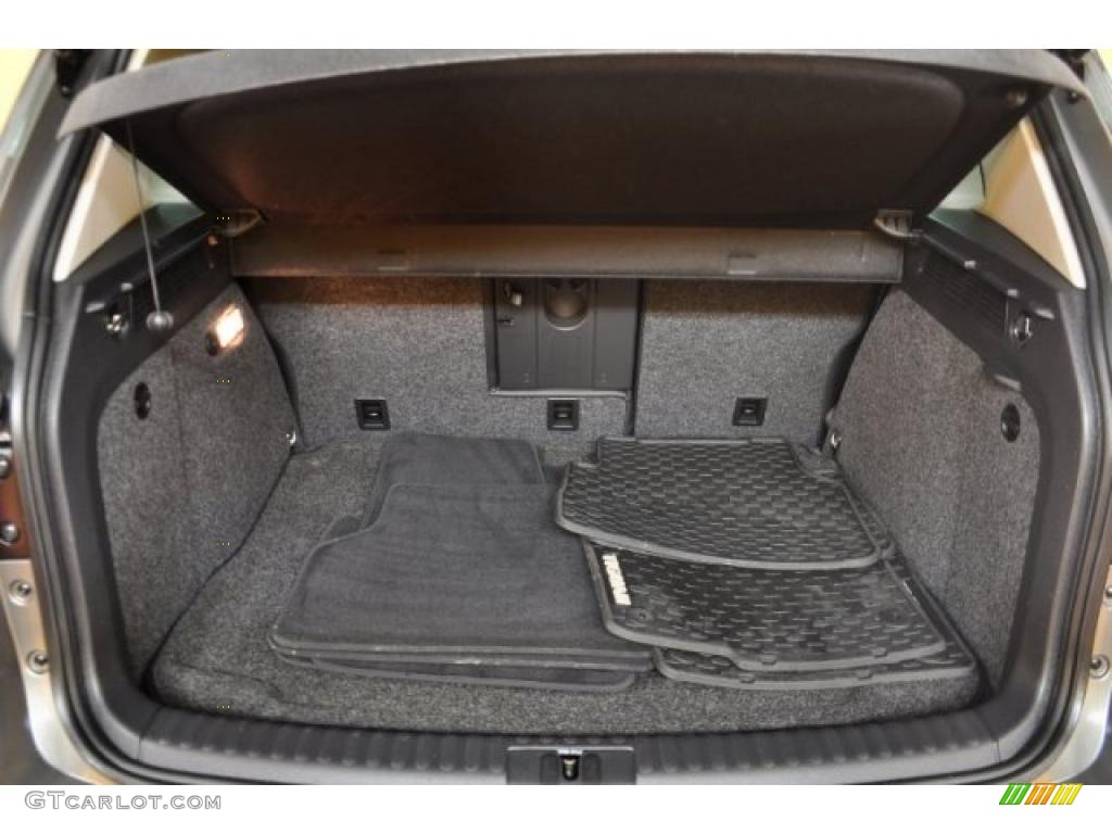 2010 Volkswagen Tiguan SEL 4Motion Trunk Photo #46220849