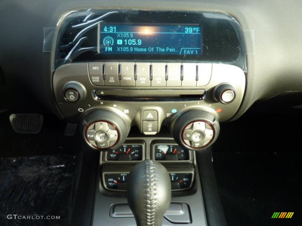 2011 Chevrolet Camaro SS/RS Convertible Controls Photo #46226678