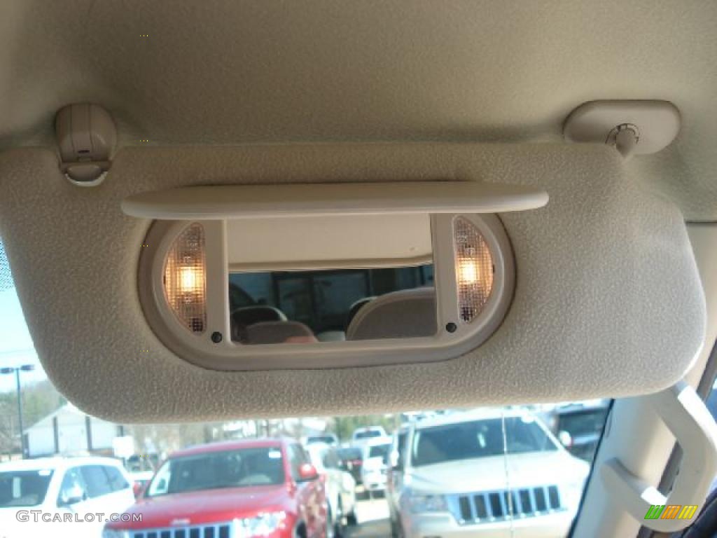 2005 Explorer XLT 4x4 - Mineral Grey Metallic / Medium Parchment photo #10