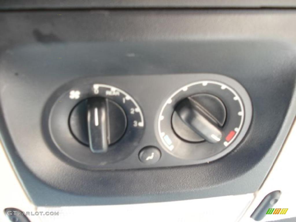 2005 Explorer XLT 4x4 - Mineral Grey Metallic / Medium Parchment photo #12