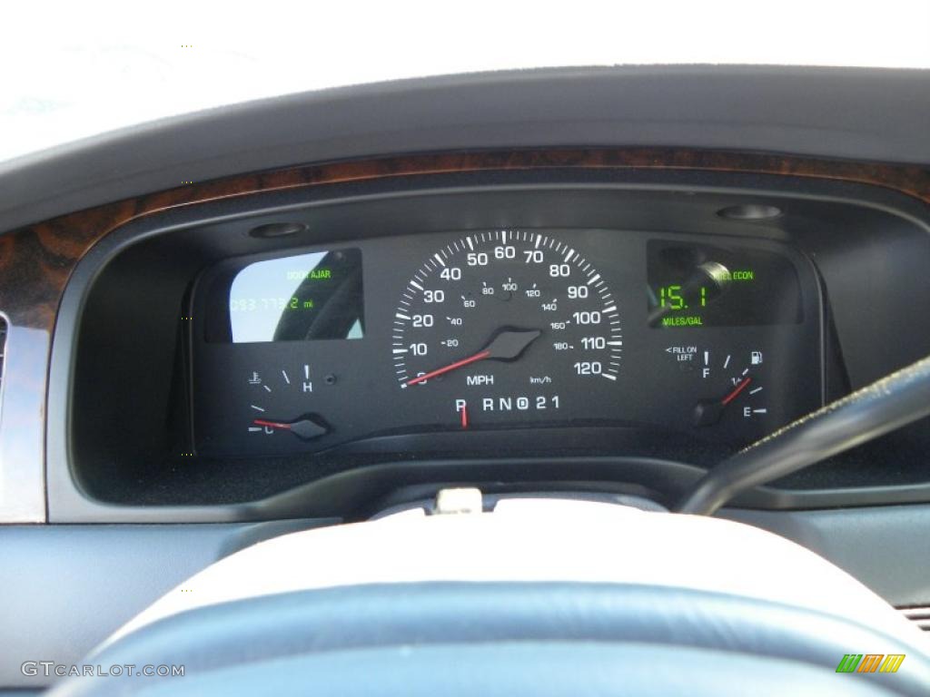 2000 Lincoln Town Car Executive Gauges Photo #46230356