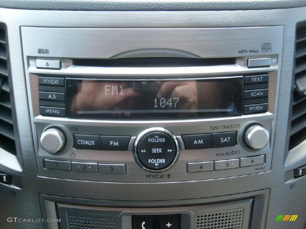 2011 Subaru Outback 2.5i Premium Wagon Controls Photo #46232564