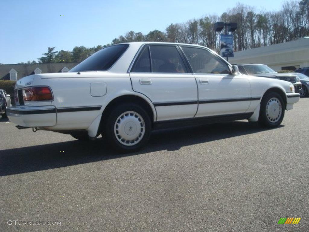 1989 Cressida  - White / Dark Red photo #3