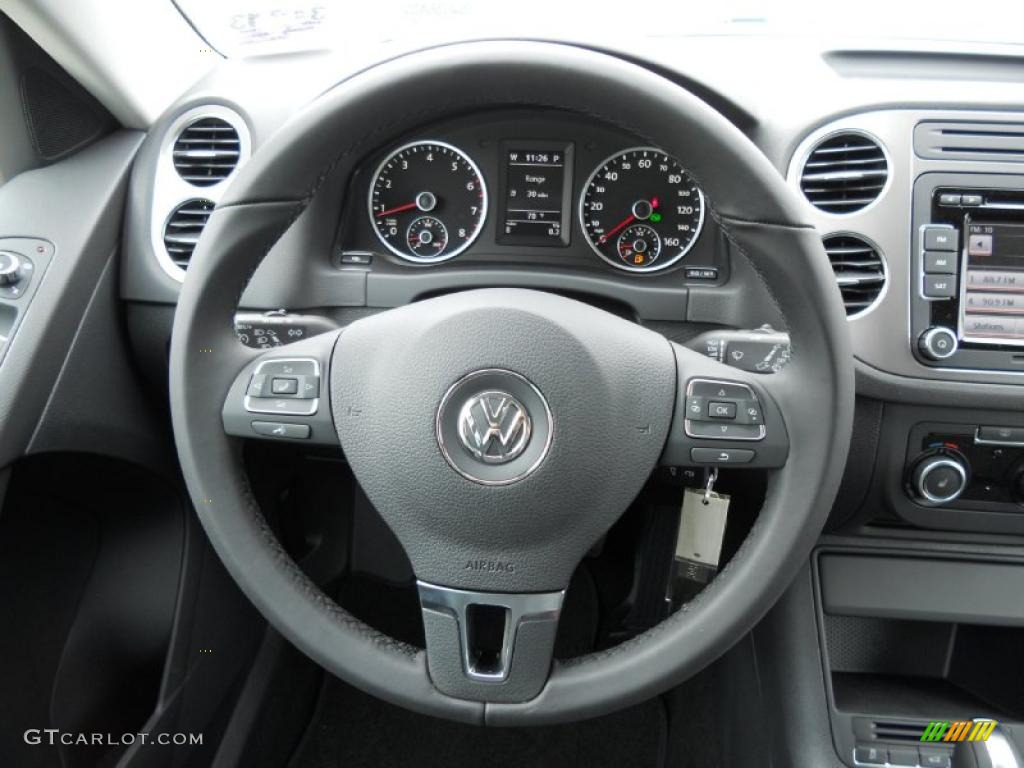 2011 Tiguan SE - Candy White / Charcoal photo #16