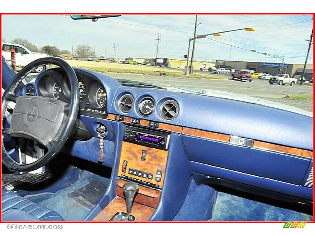 1986 Mercedes-Benz SL Class 560 SL Roadster Blue Dashboard Photo #46234286