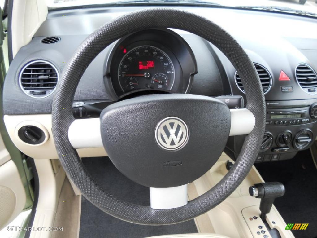 2007 Volkswagen New Beetle 2.5 Coupe Cream Steering Wheel Photo #46234391