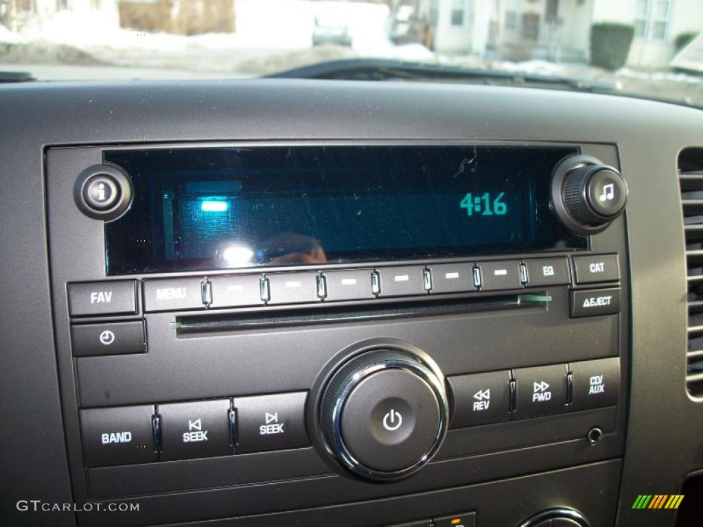 2011 Chevrolet Silverado 2500HD LT Crew Cab 4x4 Controls Photo #46236623