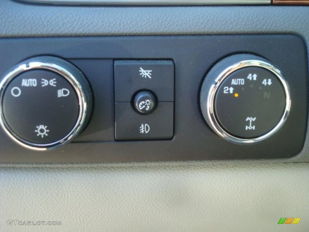 2007 GMC Sierra 1500 SLT Crew Cab 4x4 Controls Photo #46237370