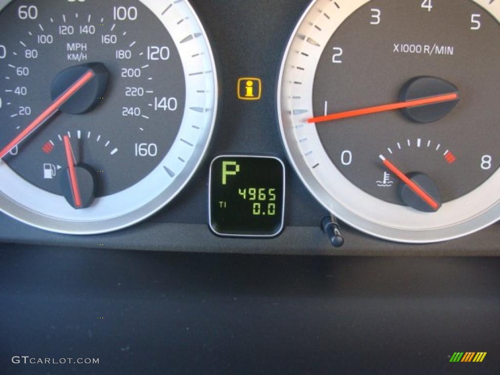 2011 C70 T5 - Flamenco Red Metallic / Cranberry Leather/Off Black photo #22