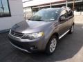 2009 Graphite Gray Pearl Mitsubishi Outlander SE  photo #11