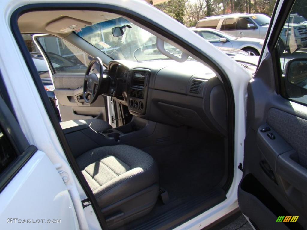 2002 Explorer XLS 4x4 - Oxford White / Graphite photo #15