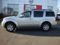 Silver Lightning - Pathfinder SE 4x4 Photo No. 2