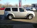 Silver Lightning - Pathfinder SE 4x4 Photo No. 9