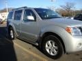 Silver Lightning - Pathfinder SE 4x4 Photo No. 10