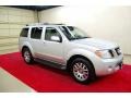 Silver Lightning Metallic - Pathfinder LE Photo No. 1