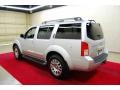 Silver Lightning Metallic - Pathfinder LE Photo No. 4