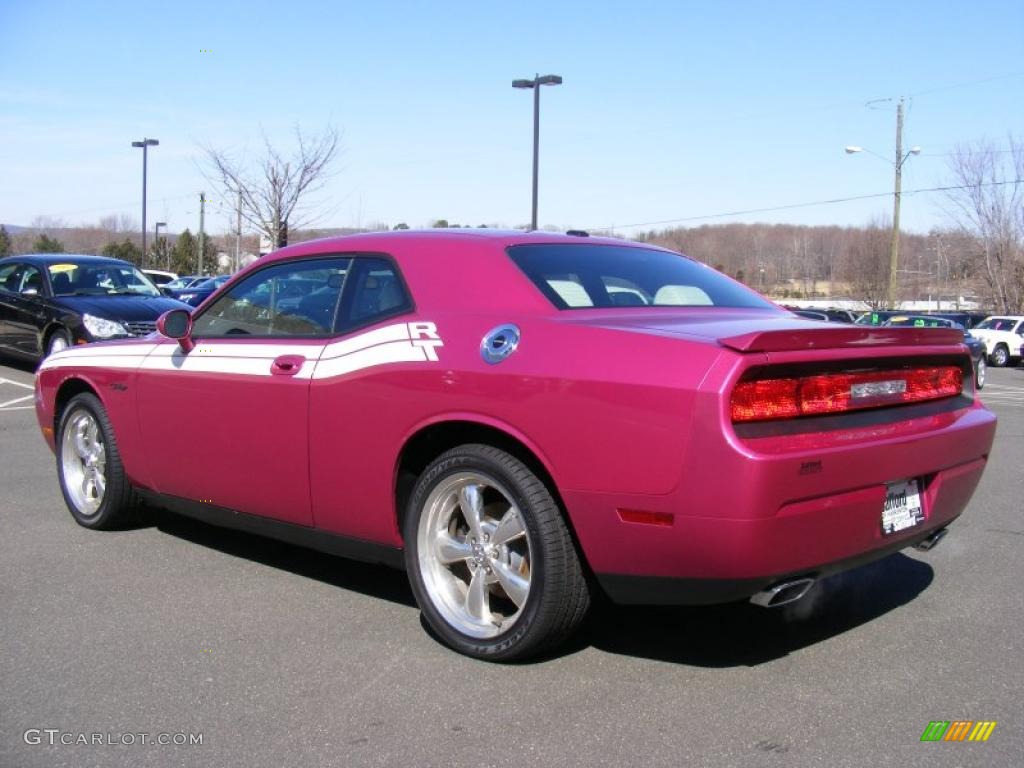 2010 Challenger R/T Classic Furious Fuchsia Edition - Furious Fuchsia / Pearl White Leather photo #4