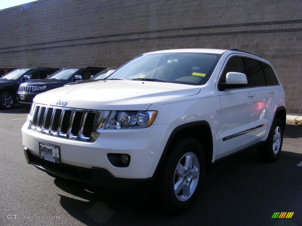 2011 Grand Cherokee Laredo 4x4 - Stone White / Dark Graystone/Medium Graystone photo #1