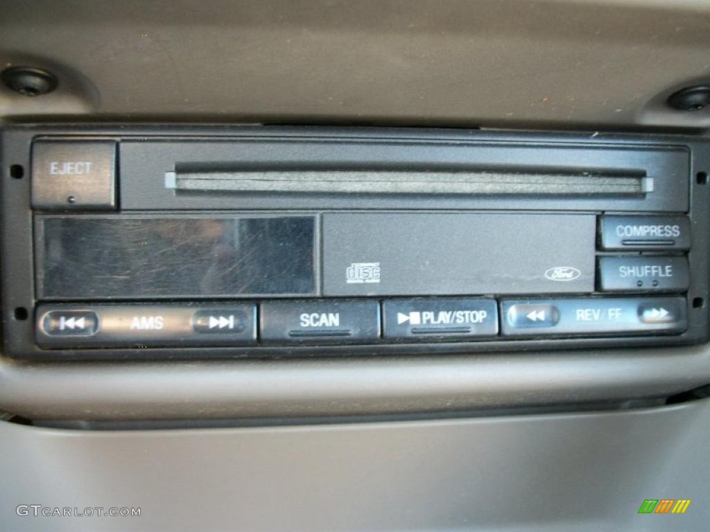 2000 Ford Mustang V6 Convertible Controls Photo #46249015