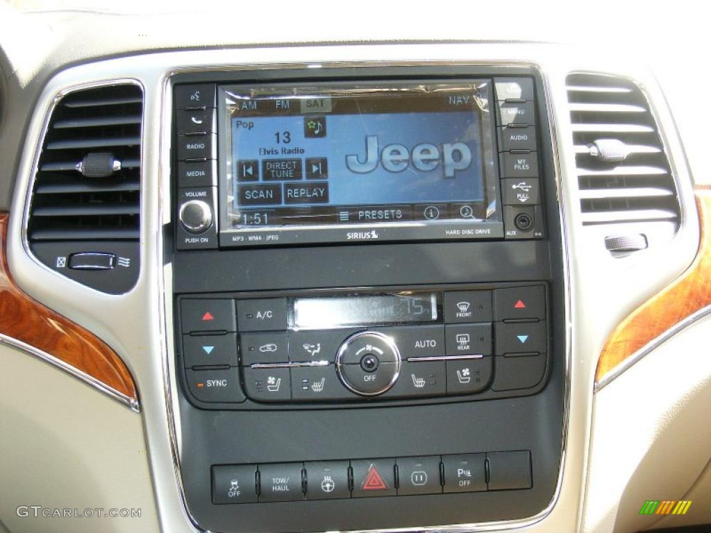 2011 Jeep Grand Cherokee Overland 4x4 Controls Photo #46249240