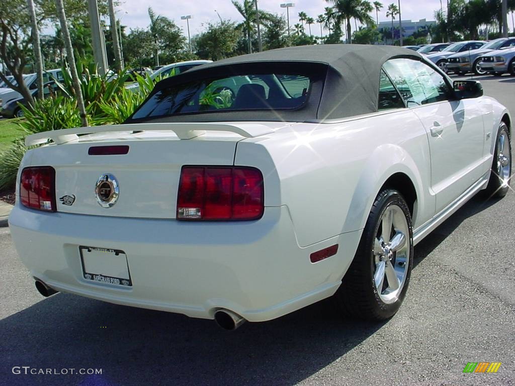 2008 Mustang GT Premium Convertible - Performance White / Dark Charcoal photo #3