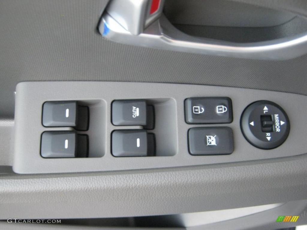 2011 Kia Sportage EX Controls Photo #46251808