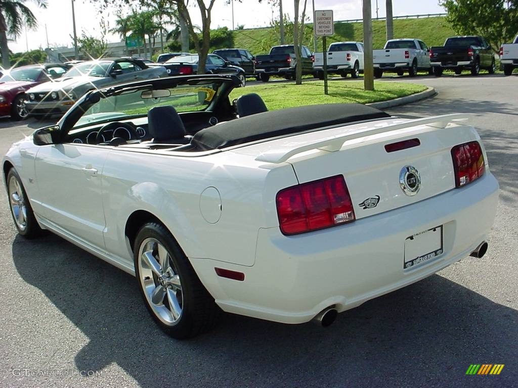 2008 Mustang GT Premium Convertible - Performance White / Dark Charcoal photo #5