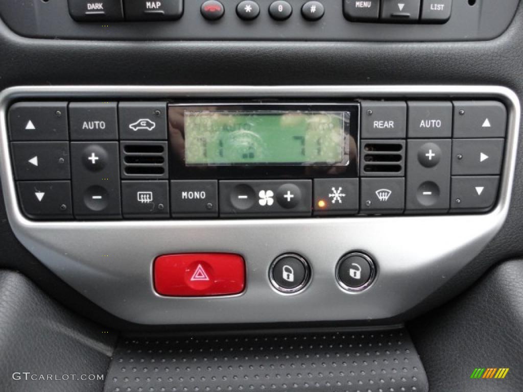 2011 Maserati GranTurismo Convertible GranCabrio Controls Photo #46253008
