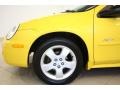 2004 Dodge Neon R/T Wheel and Tire Photo