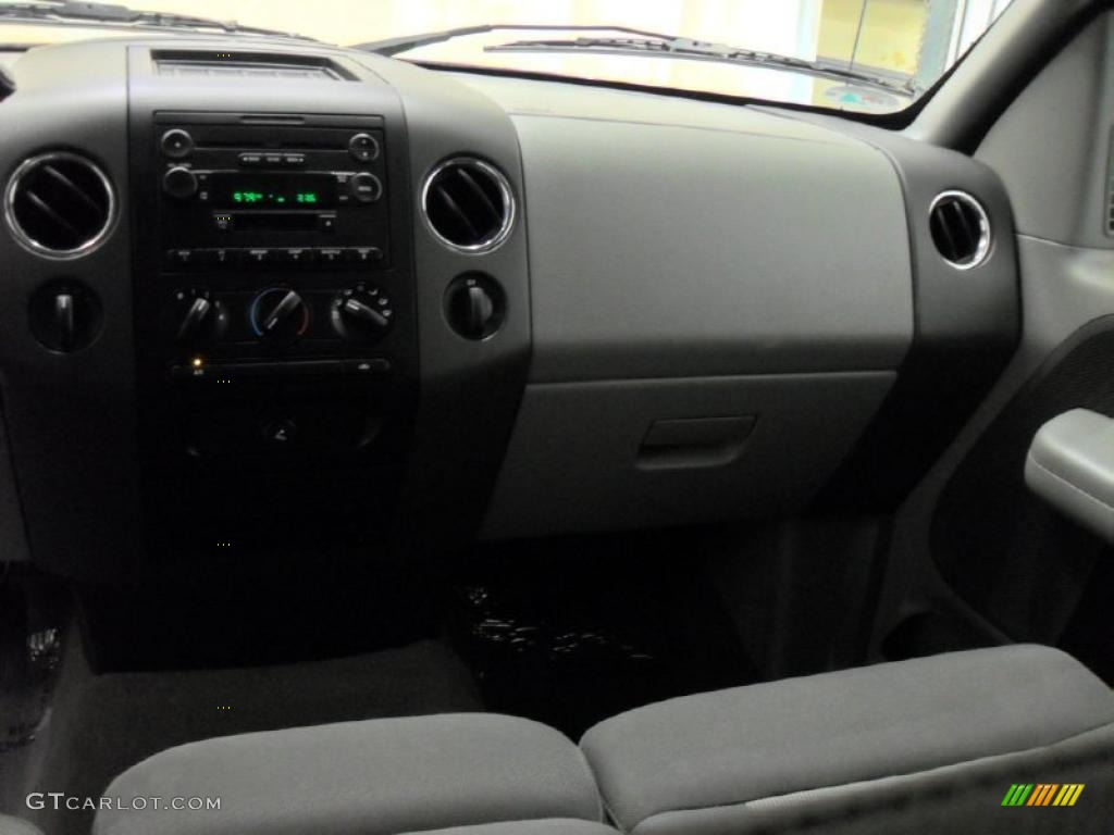 2005 F150 XLT SuperCab 4x4 - Dark Toreador Red Metallic / Medium Flint Grey photo #17