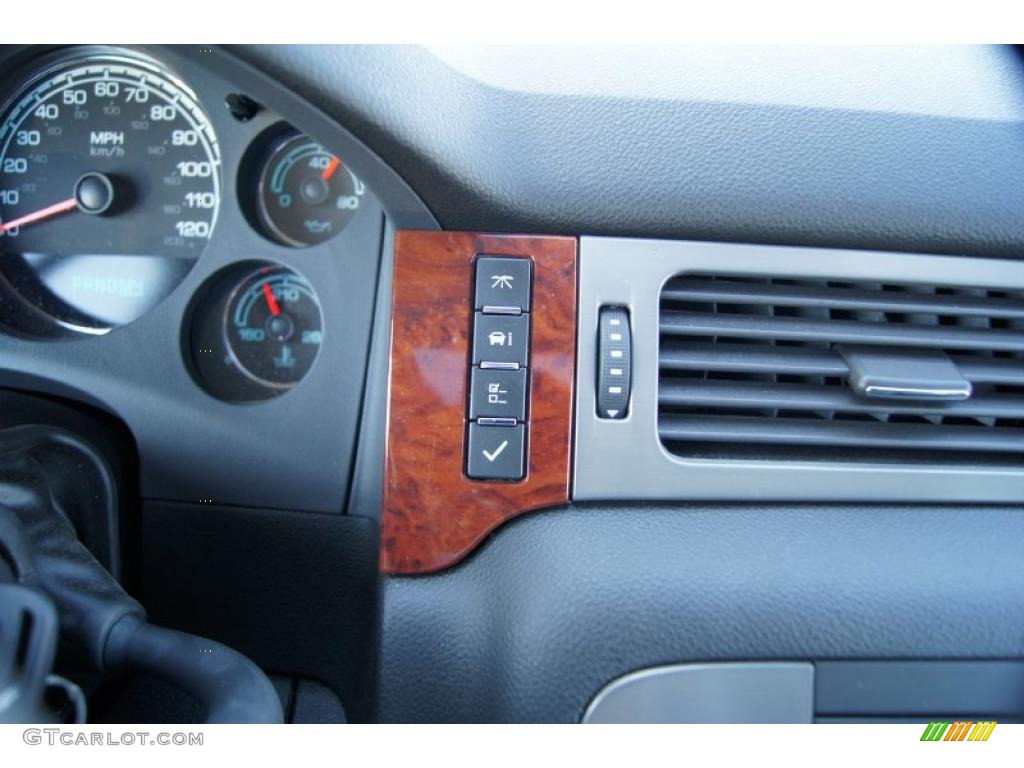 2009 GMC Yukon Hybrid 4x4 Controls Photo #46256809
