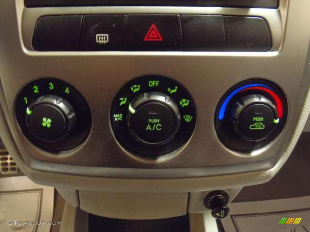 2006 Kia Spectra Spectra5 Hatchback Controls Photo #46257019