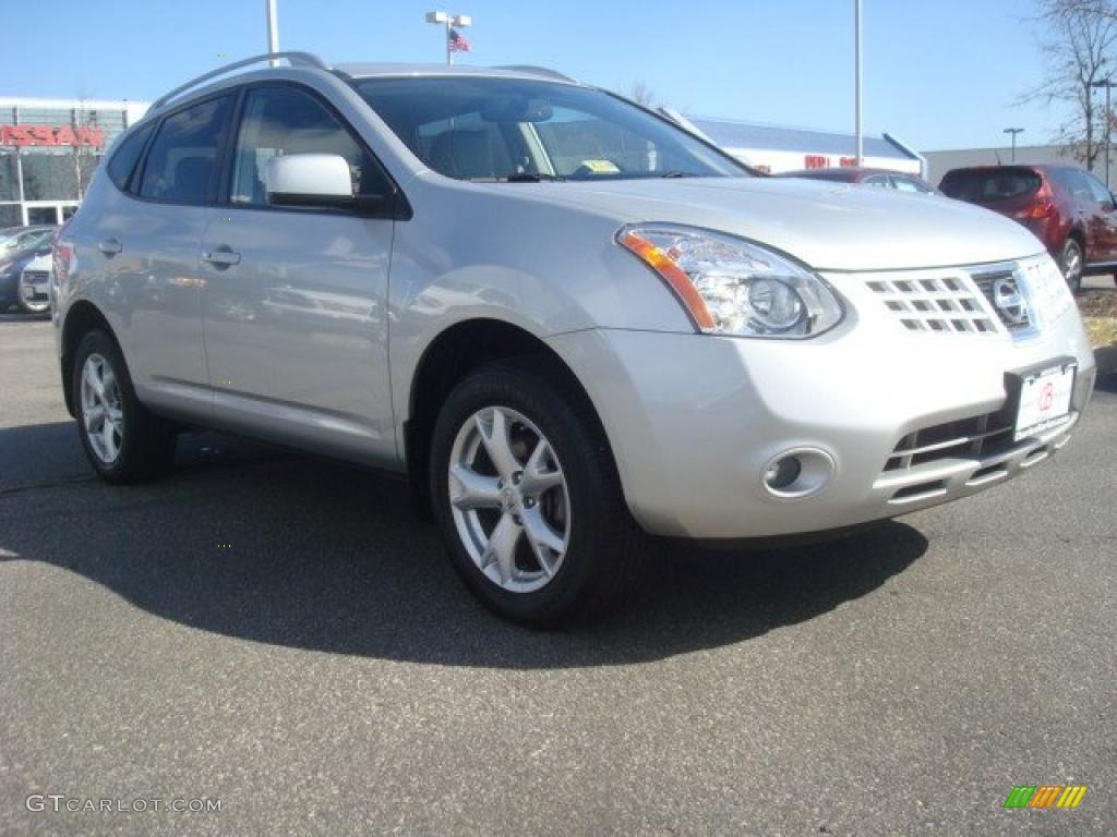 Silver Ice Nissan Rogue