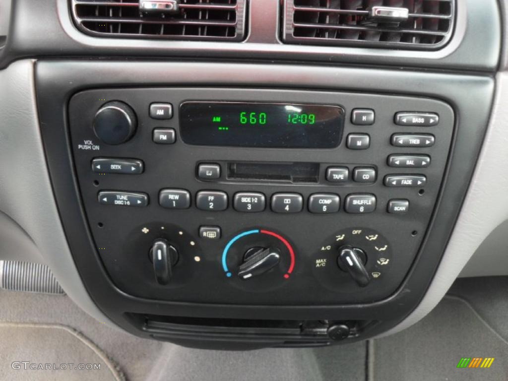 2000 Ford Taurus SE Wagon Controls Photo #46260076