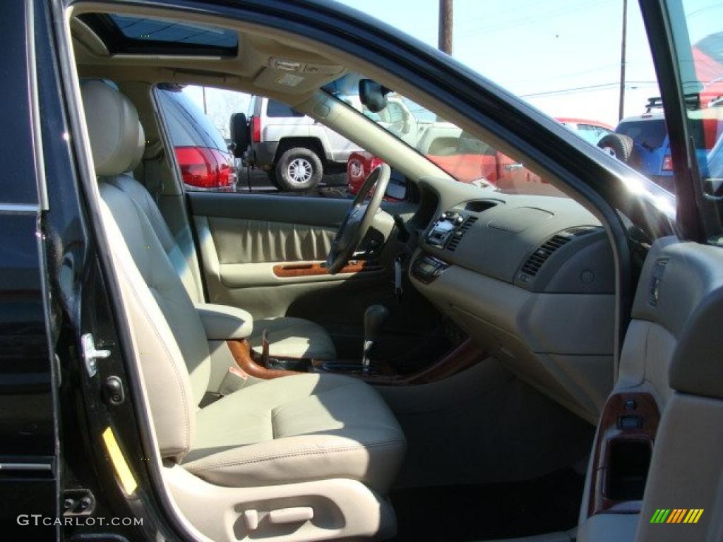 2003 Camry XLE - Black / Taupe photo #8