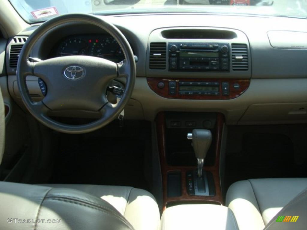 2003 Camry XLE - Black / Taupe photo #9