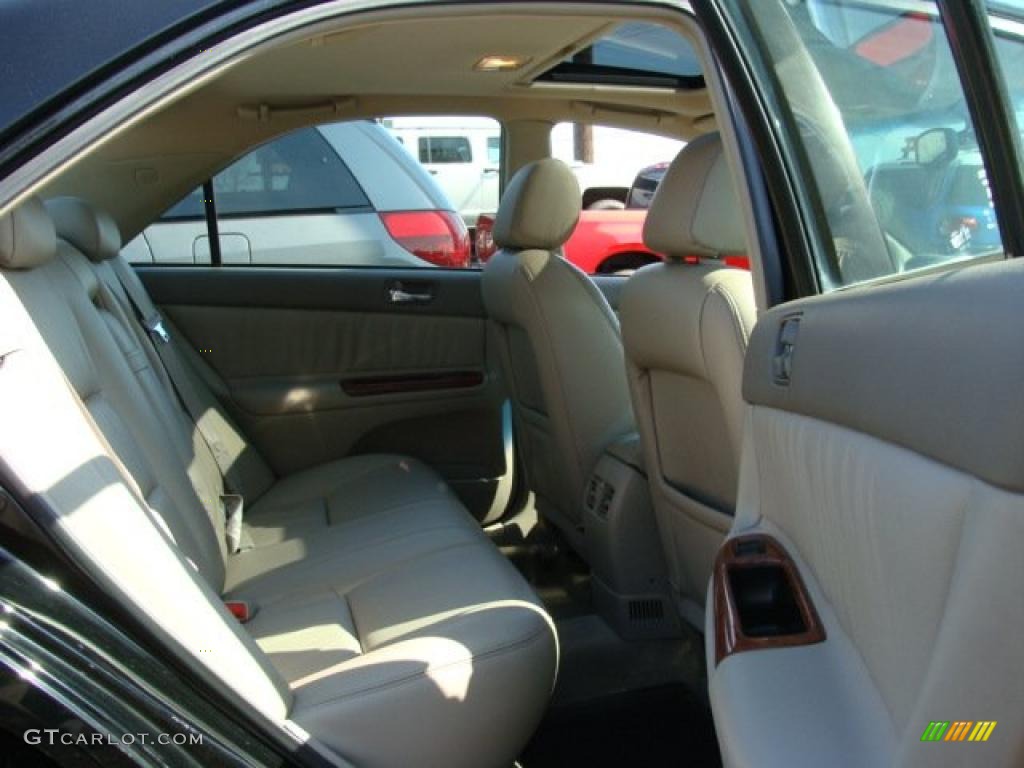 2003 Camry XLE - Black / Taupe photo #12