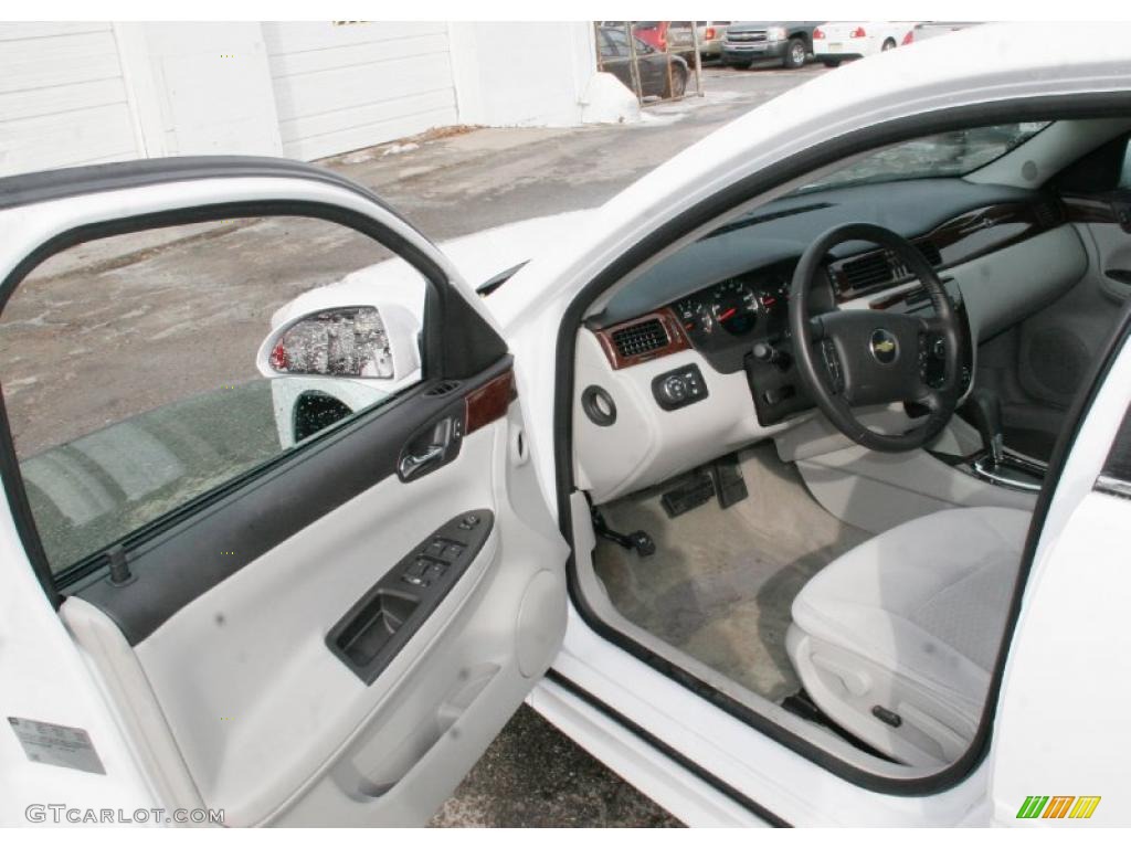 2010 Impala LT - Summit White / Gray photo #10