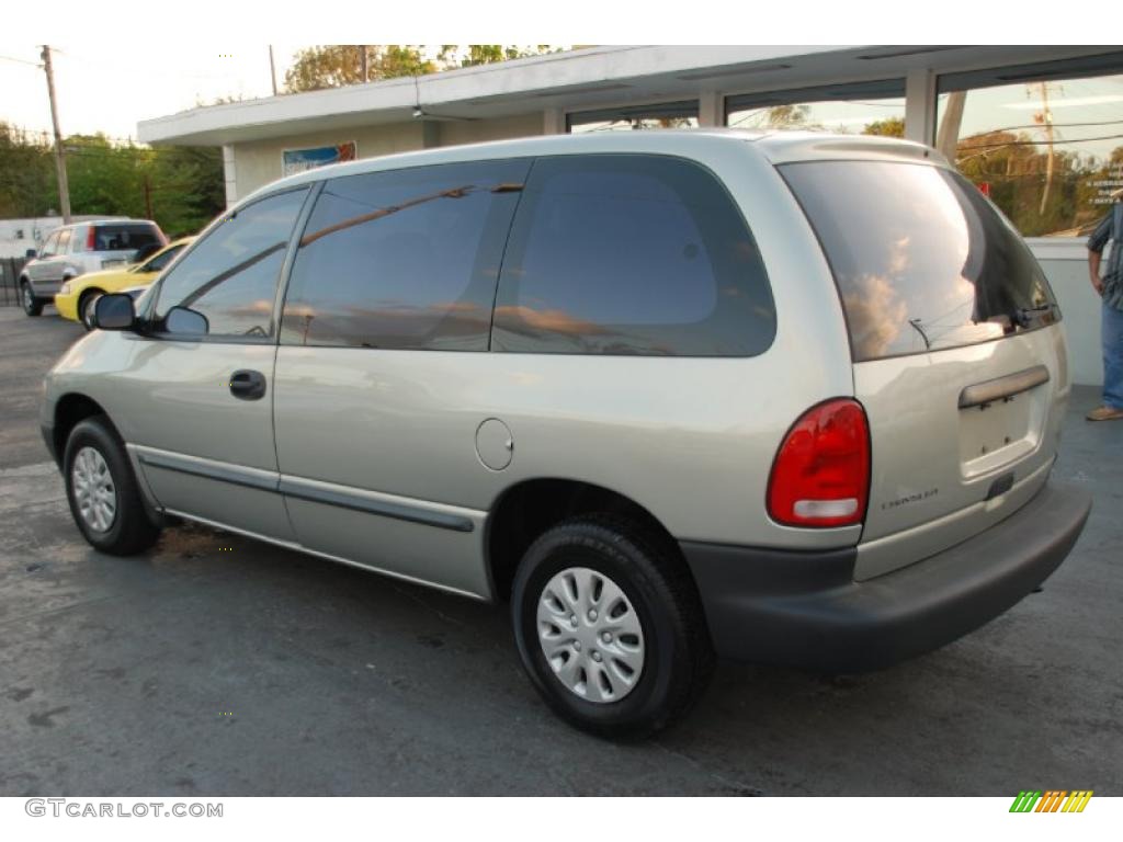 Light Cypress Green Pearl 2000 Chrysler Voyager Standard Voyager Model Exterior Photo #46265347