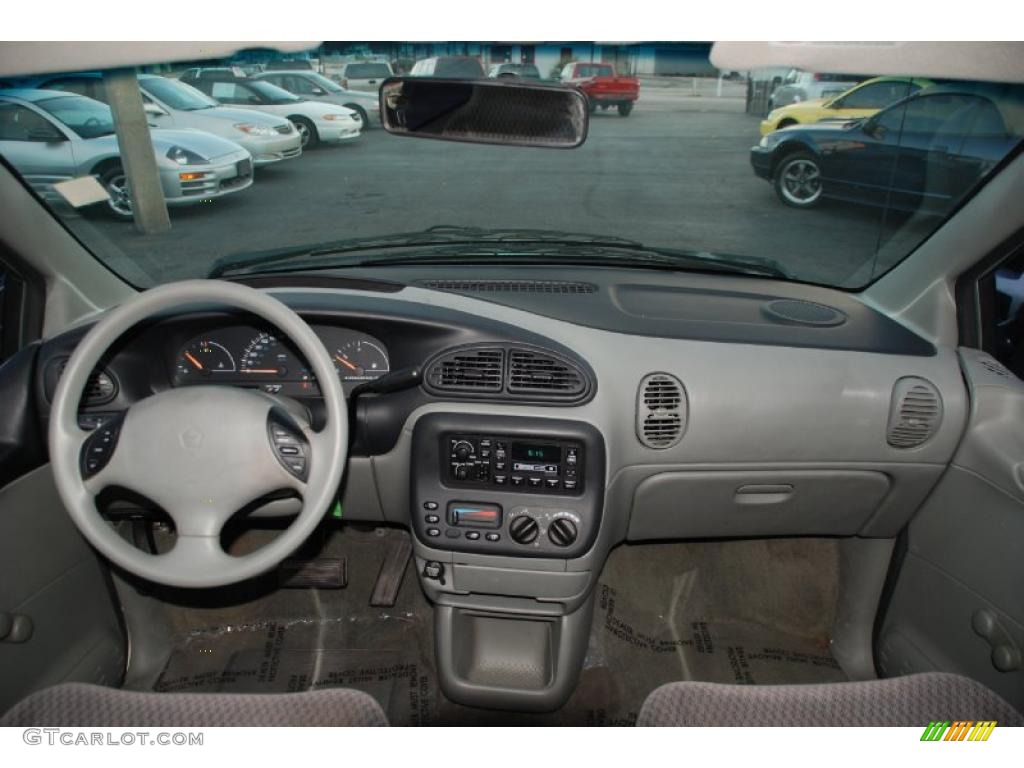 2000 Chrysler Voyager Standard Voyager Model Mist Gray Dashboard Photo #46265374