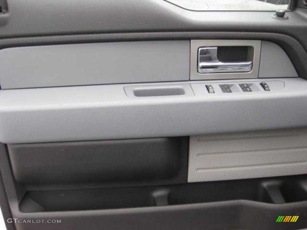 2011 Ford F150 XL SuperCab 4x4 Door Panel Photos